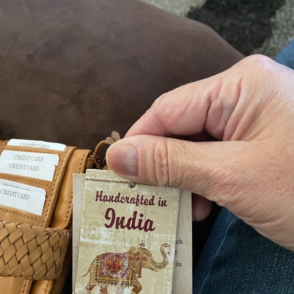 Tan Leather Trifold Wallet NWT 5 X 4 - Picture 6 of 16